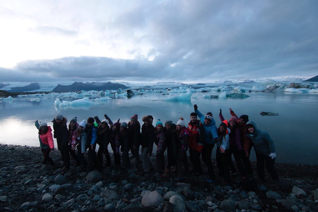 Surferro72's tweet photo. A tope en Islandia con #woutrip #vacaciones #aventura #northernlights https://t.co/Q7tsIifnOH