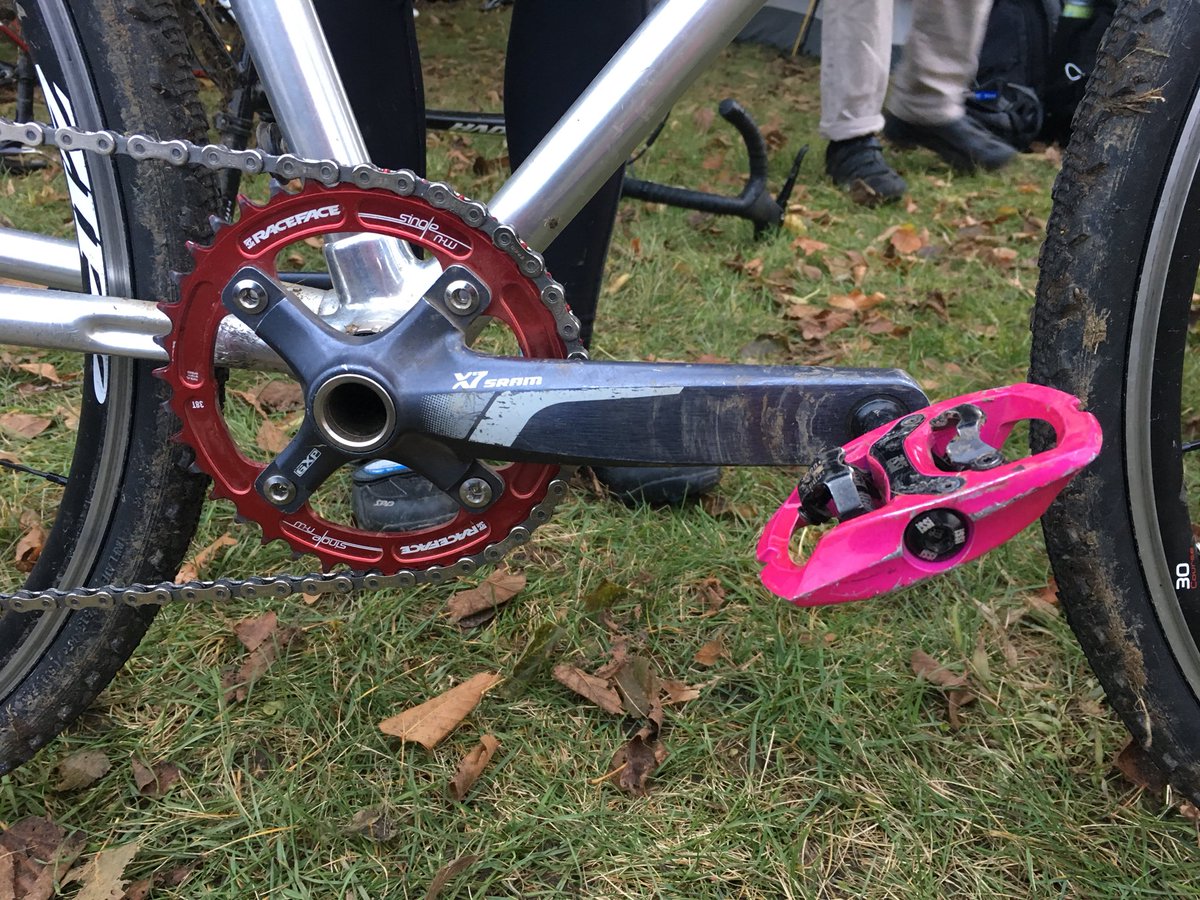 ChiCrossCup's tweet image. #CCCWhipOfTheWeek @maxinebeans’ aluminum ALAN. Maxine worked 25 hrs @blackstonebikes to earn this ride. @SRAMroad &amp;amp; @ZippSpeed bits. #PSIcx