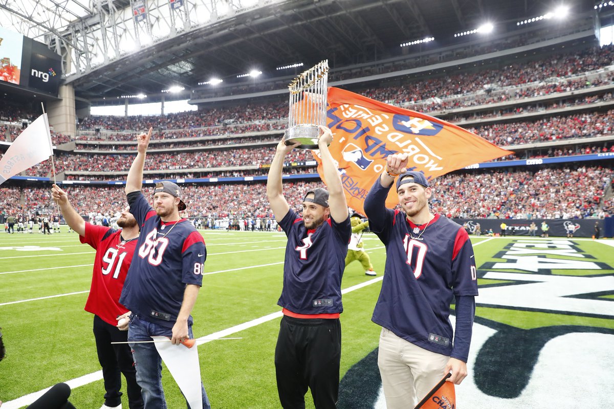 HoustonTexans's tweet photo. Thanks for stopping by with the #WorldSeries 🏆, @astros! 

#EarnedHistory #HTownPride

📸: https://t.co/ED8cWe1suU https://t.co/fhu2I8dG84