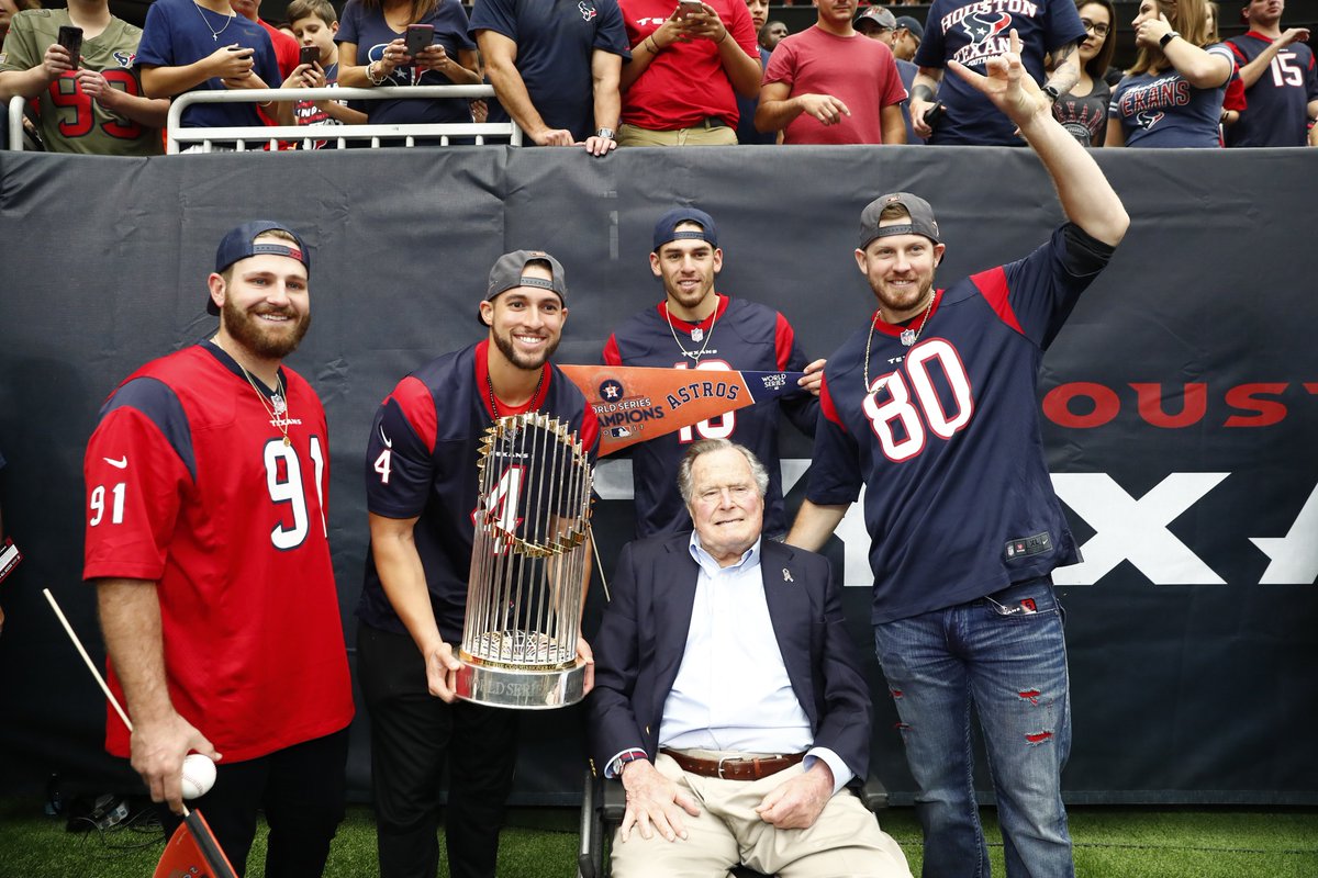 HoustonTexans's tweet photo. Thanks for stopping by with the #WorldSeries 🏆, @astros! 

#EarnedHistory #HTownPride

📸: https://t.co/ED8cWe1suU https://t.co/fhu2I8dG84