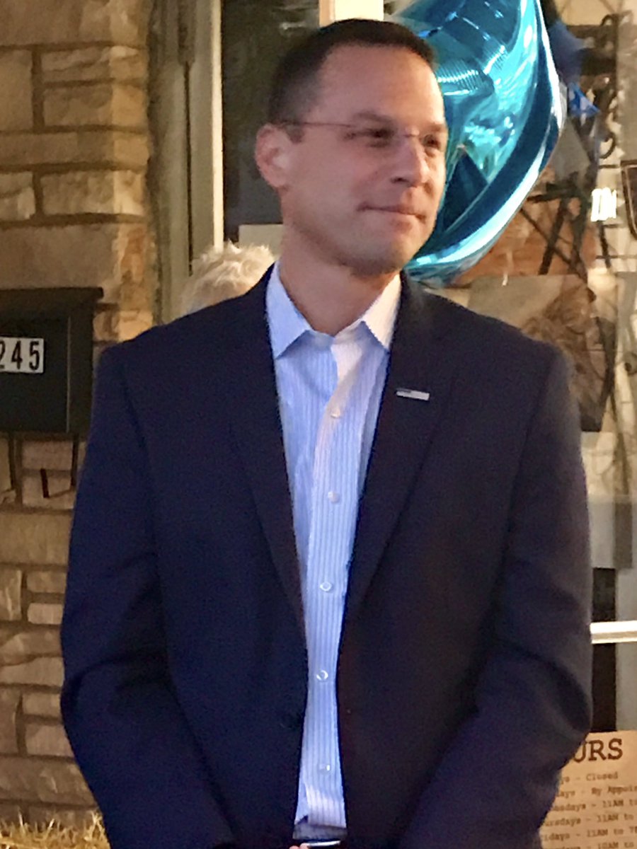 WendyRothstein's tweet photo. Final rally before Election Day w/ @JoshShapiroPA, @RepMDean,@JudgeMoulton, @VAArk &amp; @AbingtonDems at @RobinBeall's 245 north Keswick galary https://t.co/mJnSgscDqC