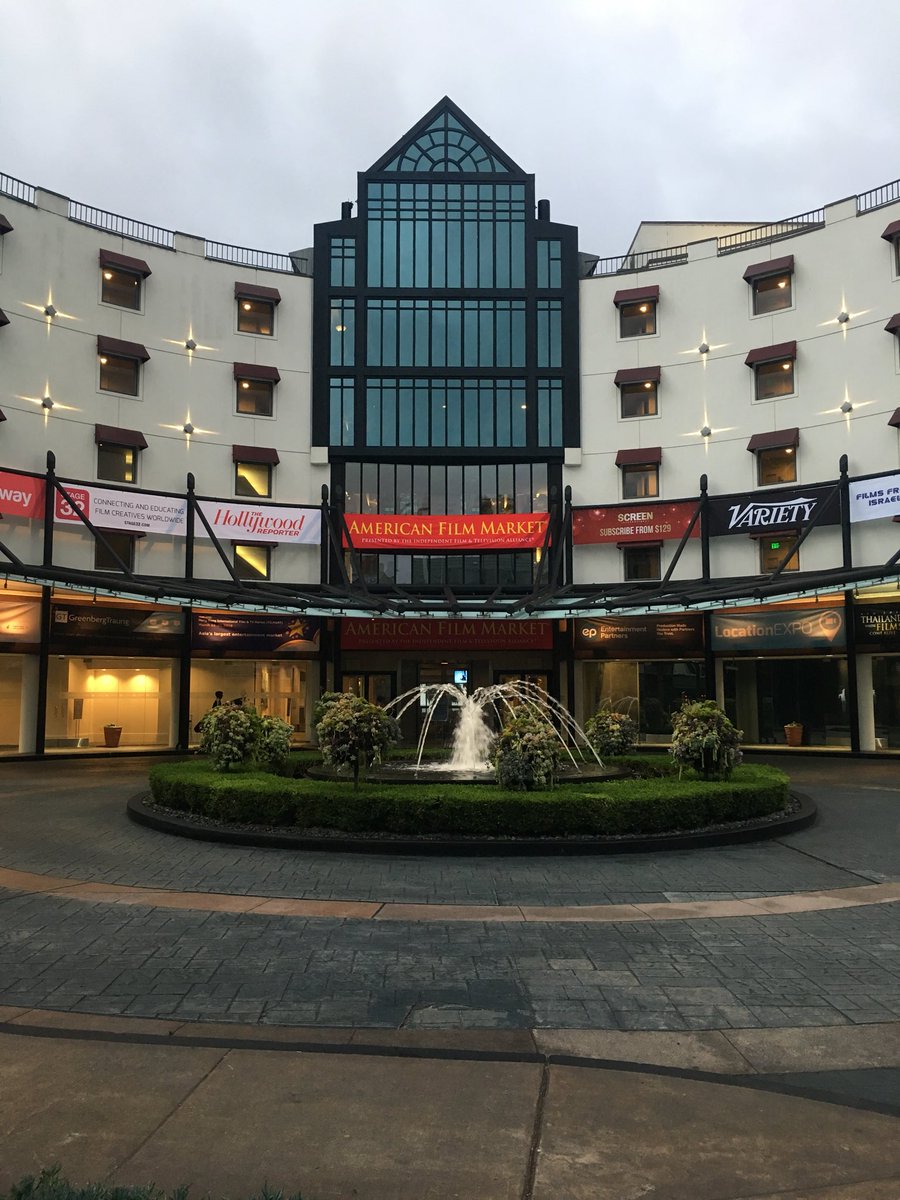 cyprianfrancis's tweet image. Pitching @AFMOFFICIAL #AFM2017