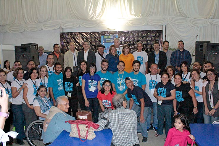 Filuc_oficial's tweet photo. Con total éxito cerró nuestra 18° edición, la cual estuvo cargada del colorido y el buen ambiente de la cultura y la literatura #Filuc2017 https://t.co/VkUrz84Gsk