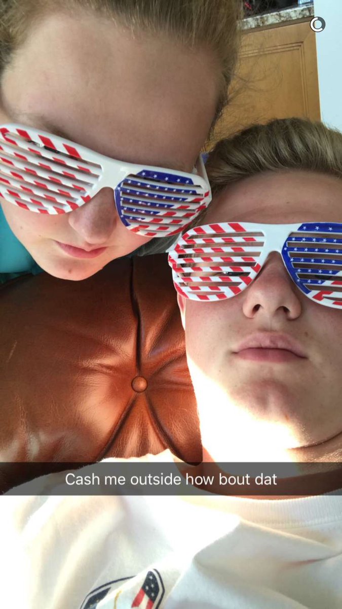 DoceHallie's tweet photo. Happy happy birthday frank fart, hope your 18th was poopy 💩🎉;) @Frankie_weiss_ https://t.co/Q2gSRqPbuh