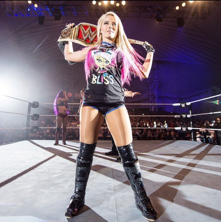 RashSovereign's tweet photo. The WWE universe were once more graced by the one and only goddess, they had a chance of watching me preform in my ring. https://t.co/xyz3MeAUZg
