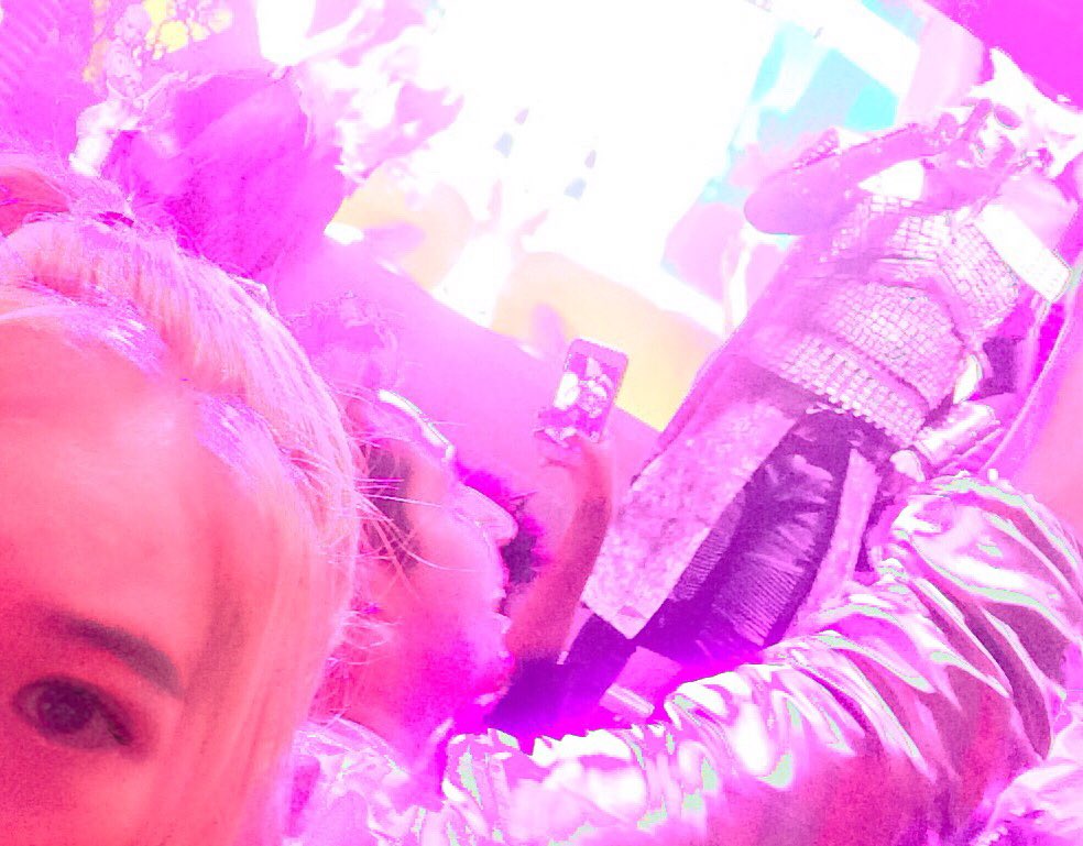 MinaKoo_here's tweet photo. Eye talk; Jason Derulo was cool! - @KarmaIntl #MaximHalloweenParty https://t.co/mUJ2WNv0YX