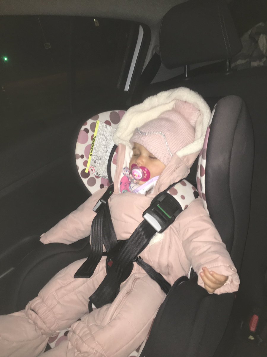 MervHepple's tweet photo. Too much fun at the fireworks 💥💥💥 #FirstFireworks #Layla #LFH @juicylucy11489 https://t.co/OOE247hM6A