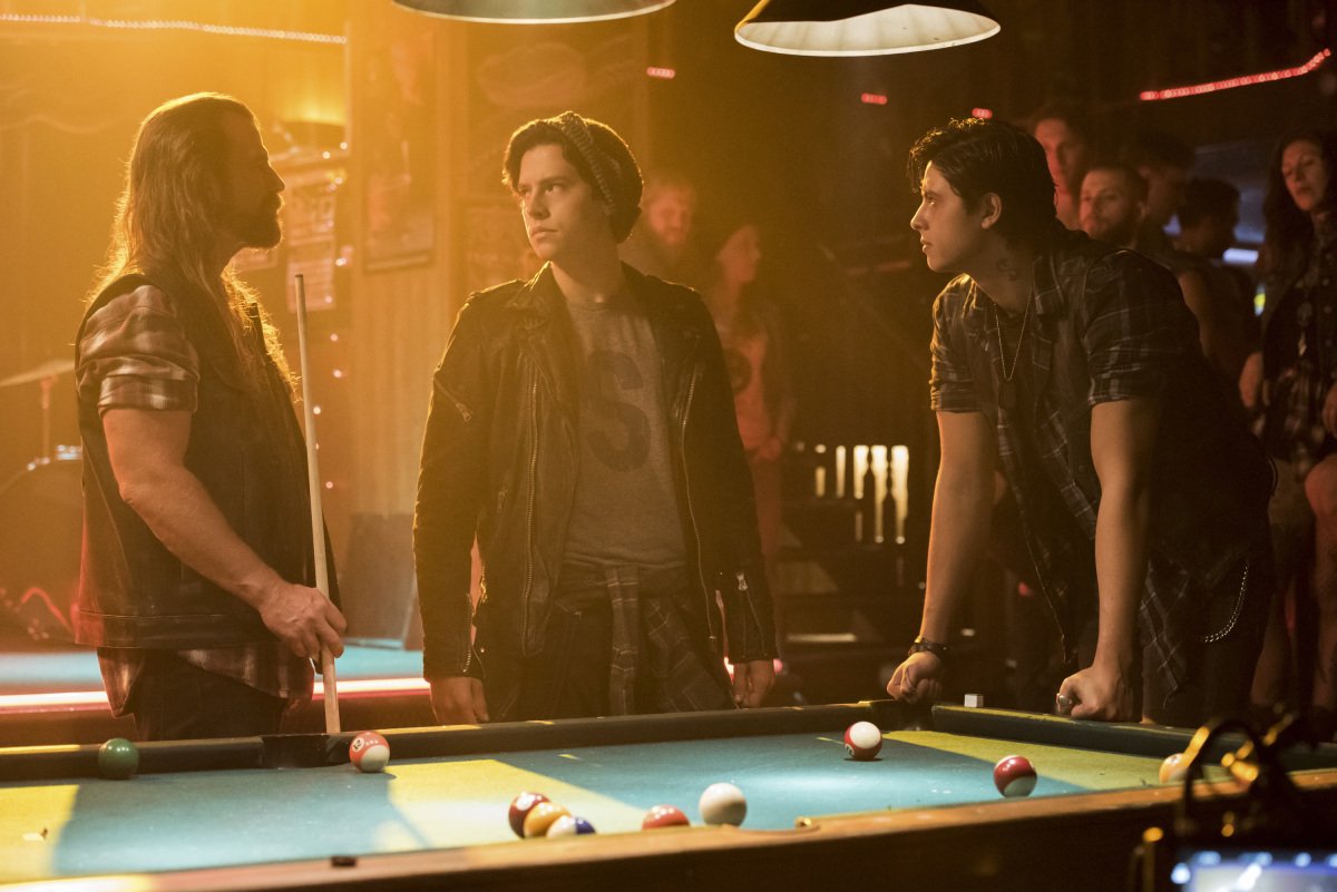 ArchieComics's tweet photo. How far is Jughead willing to go to protect himself and his friends? #Riverdale is all-new this Wednesday at 8/7c on The CW! https://t.co/tWq0m4sMvx