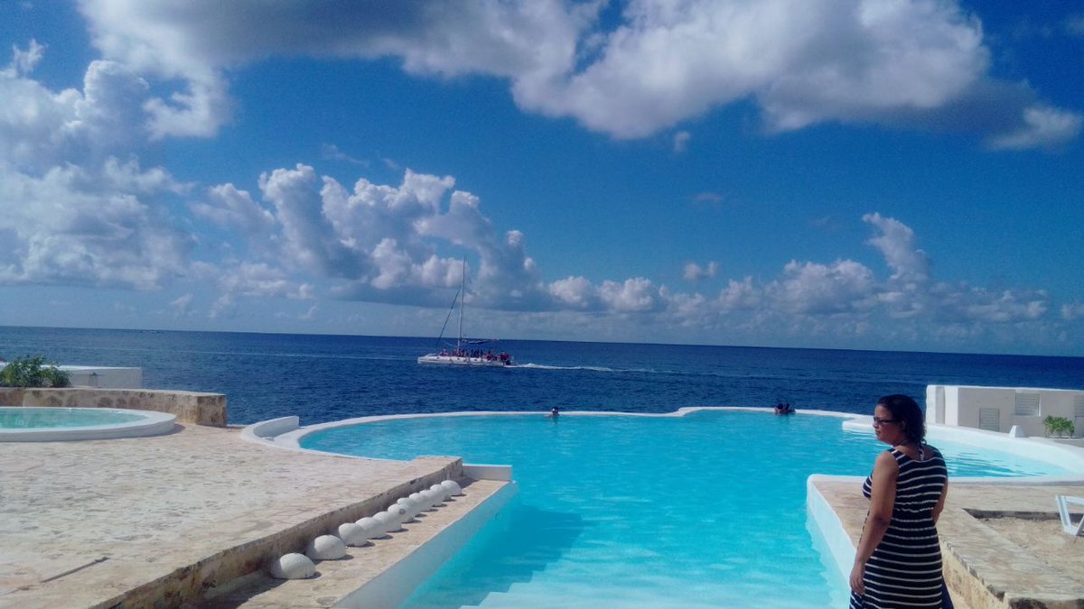 gianninac's tweet photo. Ahi me gustaria estar. #bayaibe #resort #piscina #hotel https://t.co/uOXWmDqezZ