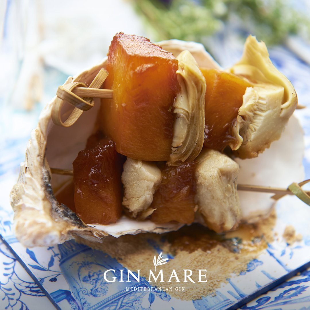 GinMare's tweet photo. At our #MedRooftops, the #GinMare pairings are actual delicacies. Thank you, @foodpairing . #MedRooftopsLondon https://t.co/sdAPXzJL1l