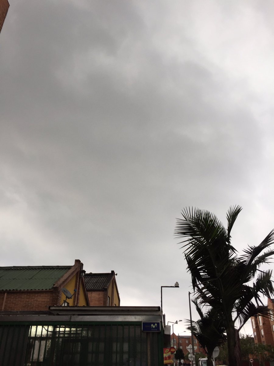 GuavioNoticias's tweet photo. Una gran tormenta se aproxima sobre #LaCalera y #Guasca oriente de #Cundinamarca. #YoReportoIdeam #ReporteroBLU https://t.co/AnBDUcfw6x
