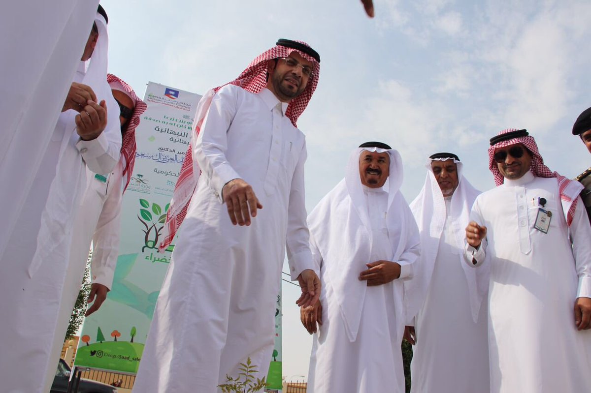 nbha_host's tweet photo. مدير مستشفى #النبهانية العام وسعادة محافظ النبهانية ولجنة الشباب ورؤساء الدوائر الحكومية بالمحافظة اثناء مشاركتهم في حملة

#ارض_القصيم_خضراء https://t.co/IpwklI379x