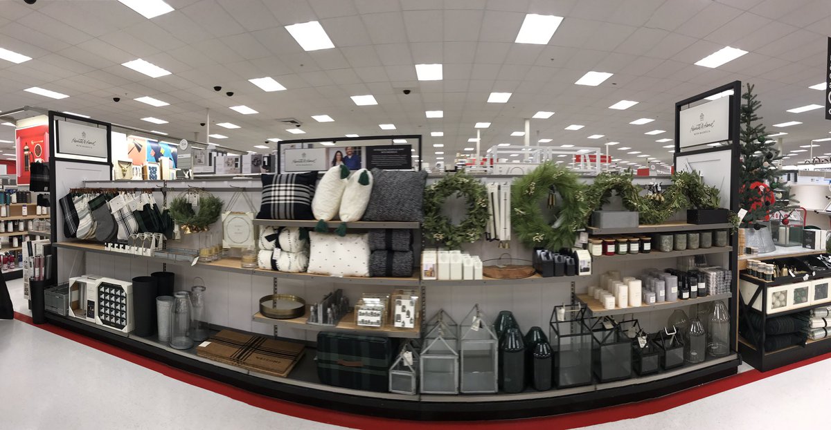 KweenT2463's tweet photo. T2463 Hearth and Hand 🎄@tracyacurry1 @j_skillicorn @machellelenae https://t.co/3i6nNZ2fEs