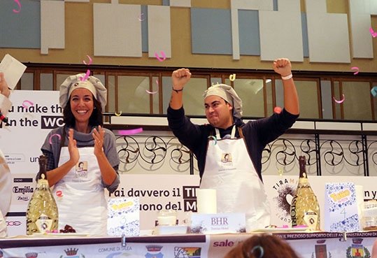 CorriereAlpi's tweet photo. Coppa del mondo di tiramisù a Treviso: il masterchef è il feltrino Andrea Ciccolella https://t.co/uoAxuL6hTD https://t.co/az9olnKtwz