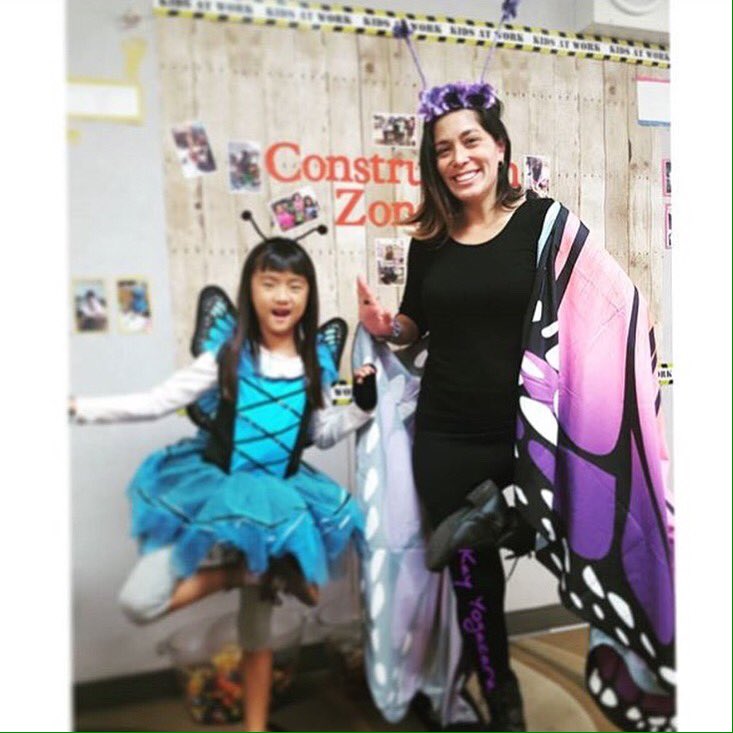 MixedAsianMedia's tweet photo. 🦋 It's our last #HapaScare. Thanks @_kayyogacara for sending us these adorable pics! #hapahalloween #hapamag #yoga #yogi https://t.co/L32EtNmZ18