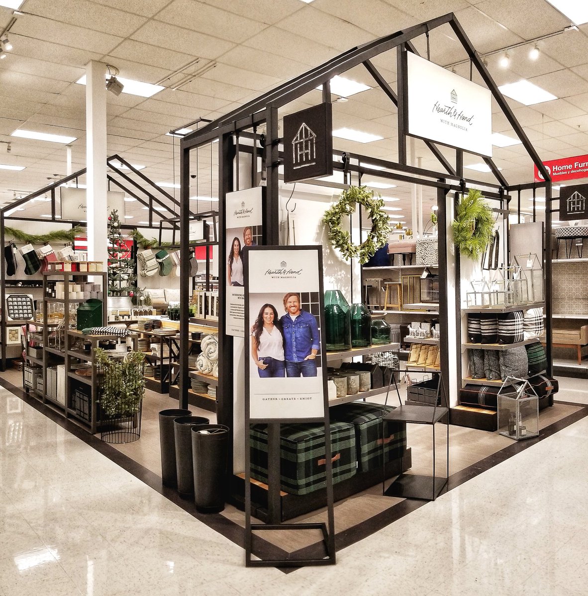 VMLClarissa's tweet photo. Get ready to fill your basket w/ @chipgaines &amp; @joannagaines highly anticipated new line, #HearthAndHand, exclusively at @Target! #TheBluff🎯 https://t.co/dIxhYquSFr