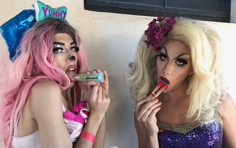 GLYDEAmerica's tweet photo. #BLOWPASTE is a revolutionary #ORAL #SEX #LUBE that not only tastes great, its good for your teeth!
https://t.co/Or2Fr7TlPd https://t.co/Czu0wiMlWk