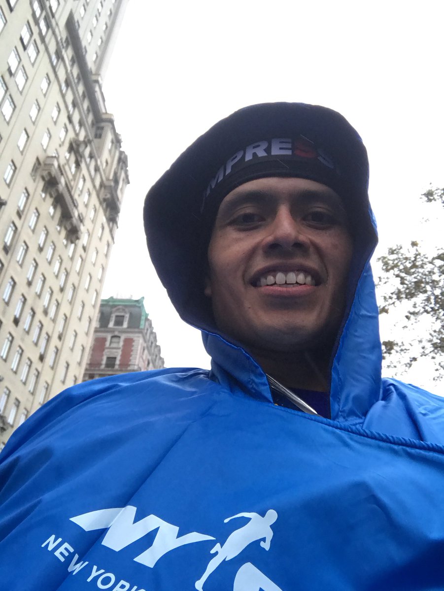 joaquin_bl's tweet photo. Done!!! #MyFirstMajor #TCSNYCMarathon #IDidIt #ILoveMyPostRacePoncho @maritza_jimenez https://t.co/67MzaUE0DH