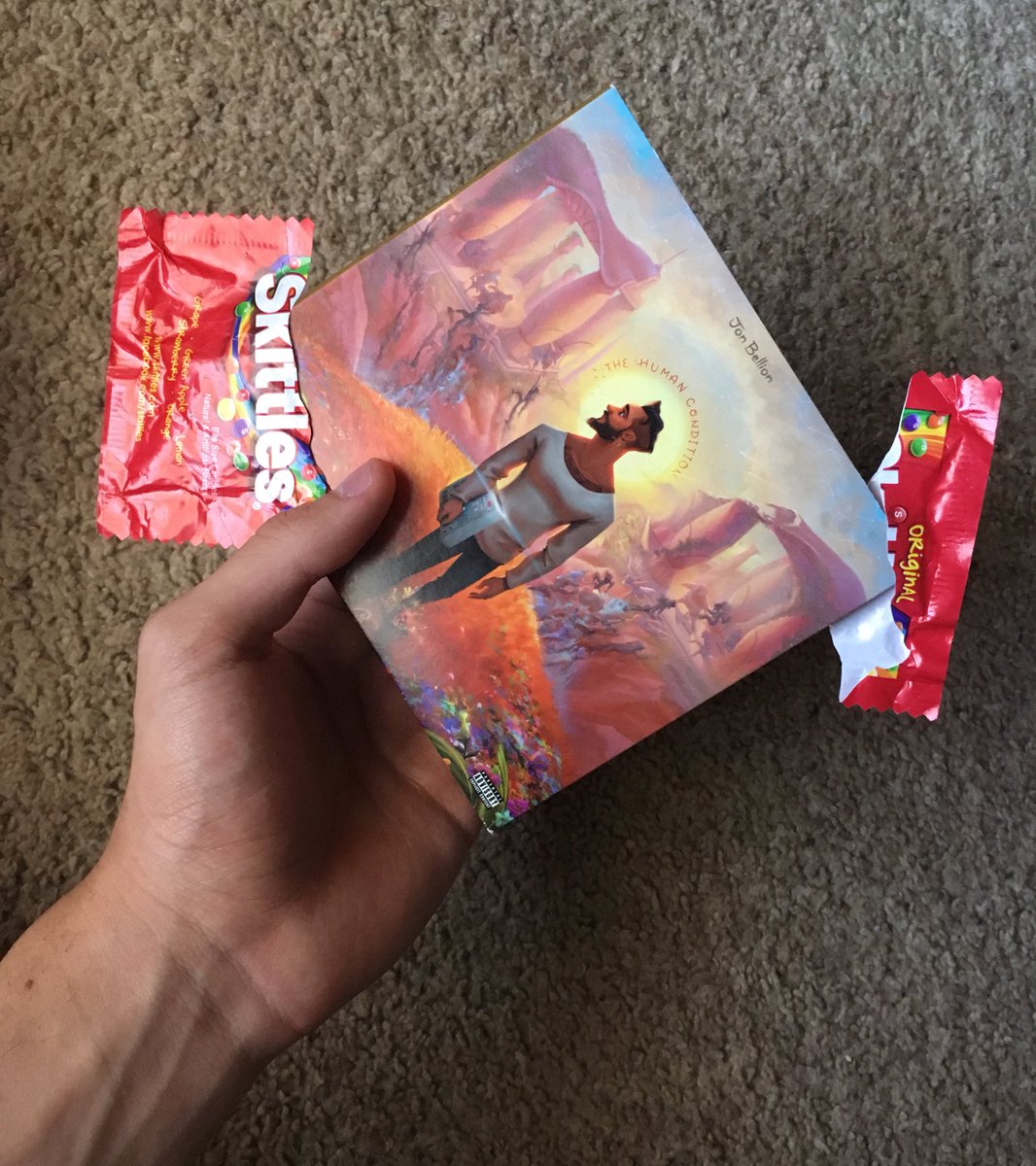 WokeTheFuckUp's tweet photo. ATTENTION PARENTS:
Please check your childrens Halloween candy.
I found THIS in my sons skittles now he wont stop running around yelling YEE https://t.co/Z9tdA73mKU