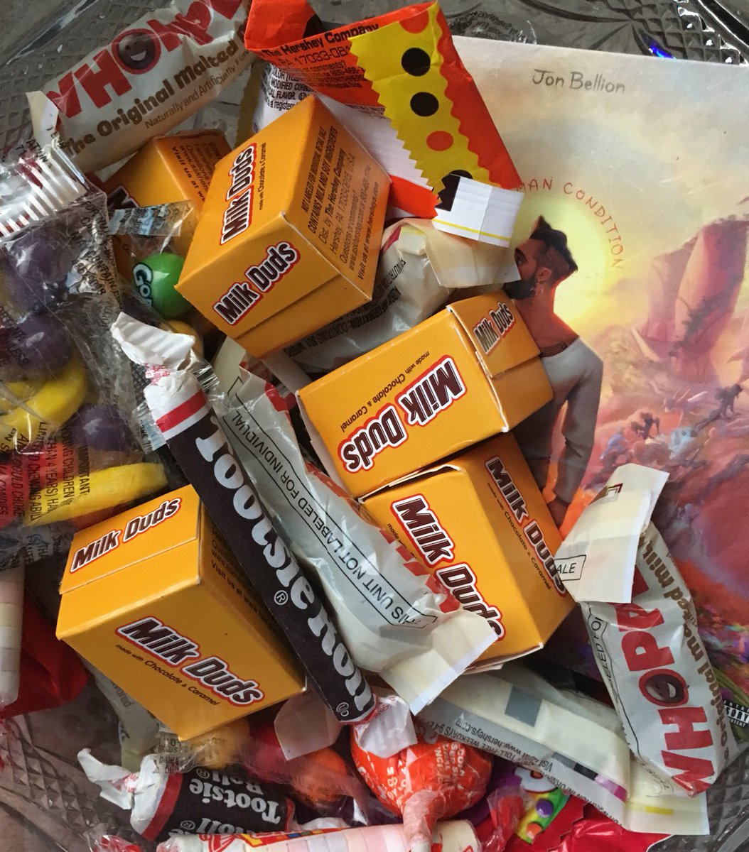 WokeTheFuckUp's tweet photo. ATTENTION PARENTS:
Please check your childrens Halloween candy.
I found THIS in my sons skittles now he wont stop running around yelling YEE https://t.co/Z9tdA73mKU