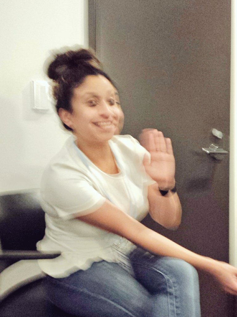 commonways's tweet image. Blurry Anastasia. Amazing UX on the #circlepinescenter website #W4G17