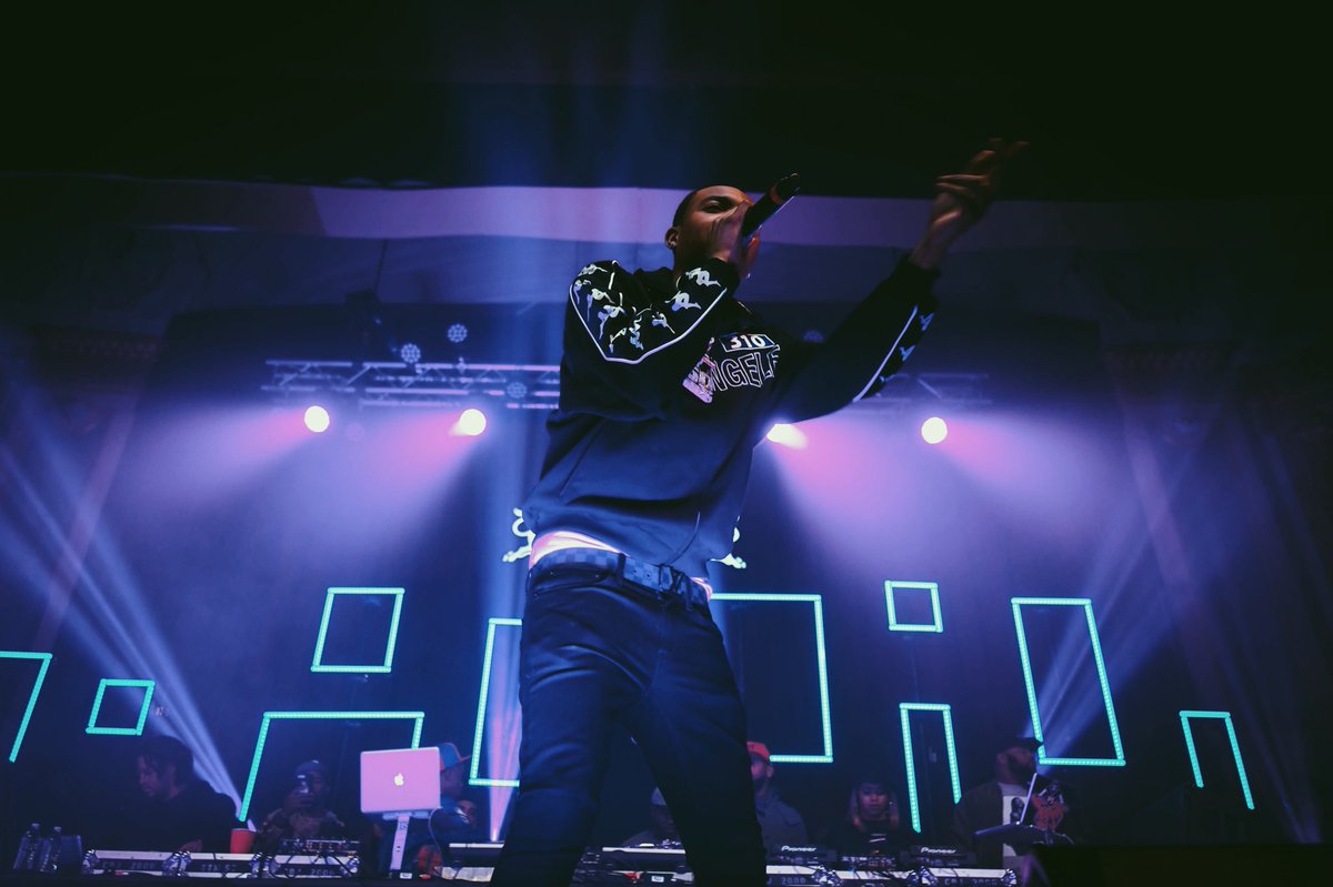 Slangin_Byrd's tweet photo. @gherbo live at @fakeshoredrive 10th Anniversary show
#RyderVisuals ๐ธ https://t.co/3RzV6Z1gk5