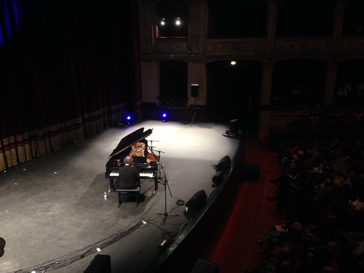 jazz_palermo's tweet photo. Uri Caine compositore e pianista #jazz statunitense 🎹Tante emozioni questa sera al #TeatroPoliteama per la chiusura del #pjf17 😍 https://t.co/TJineN77Bp