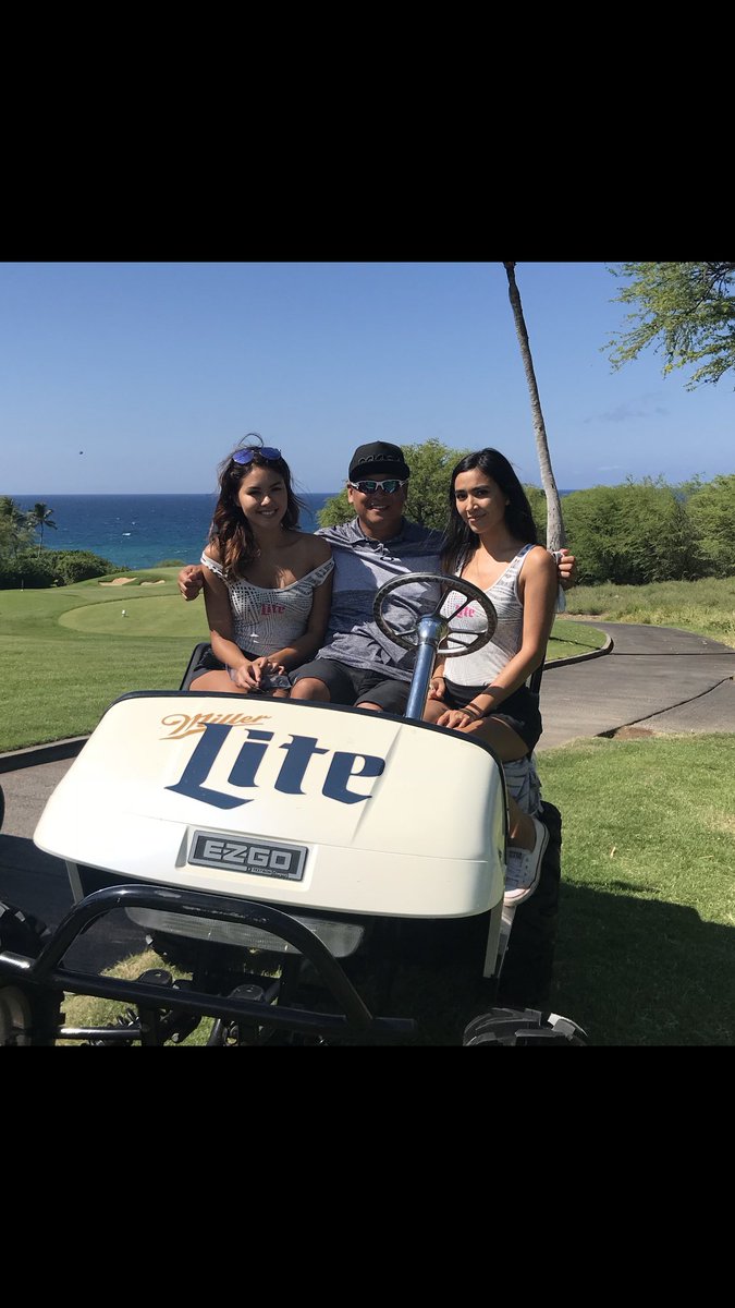 DerfIbrao's tweet photo. Damn.....rough weekend!! #maunakea #oakley #hackfest2017 #goodtimes https://t.co/LhzAlBikdZ