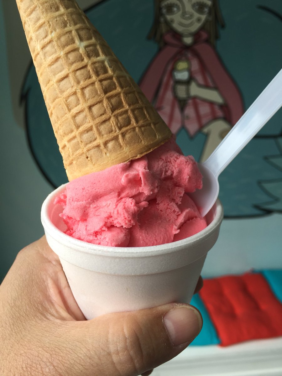 masmatematica's tweet photo. Los mejores #Helados #Artesanales de #ViñaDelMar #CaperucitaFeroz 6Norte 312 @alertaconcon @ucvradio @GuiaVinadelMar @vinasevive https://t.co/JWJYhzp8A0