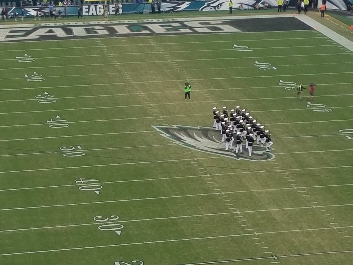 jesseberdinka's tweet photo. #usmarines silent drill team at @LFFStadium go Marines #FlyEaglesFly https://t.co/CbhtO8fQIH
