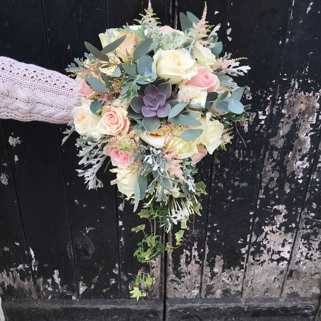 Lovely to work at @BeechfieldHouse on this weekends #wedding #100%handtied 😁