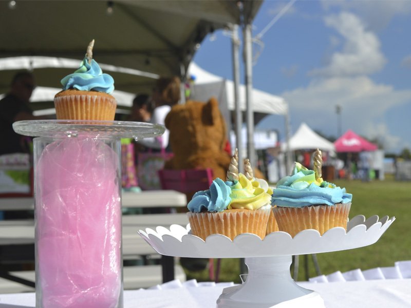 DoralFoodnWine's tweet photo. It's hard for us not to eat dessert before lunch! #DFWF2017 #LoveDessert #Candy #IWish https://t.co/pbEkMOzmV3