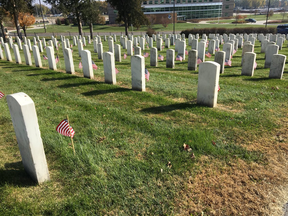 Troop474's tweet photo. Base Cemetery is ready for Veterans Day visitors #offutt #stratcom #55wing #troop474 https://t.co/GxxczOvWhY