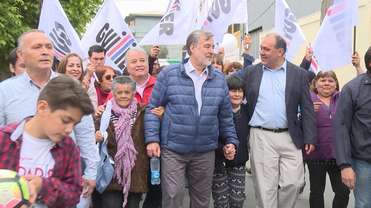 Alejandro Guillier propone bajar a 16 años edad para votar bit.ly/2h5nKBP eleccion360.cl