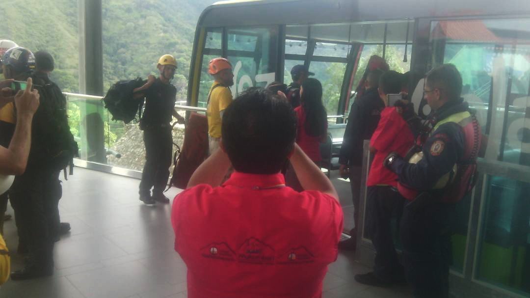 Comisiones de Bomberos Forestales <a href="/InparquesMerida/">INPARQUES MÉRIDA🌱</a> &amp; <a href="/Merida171/">merida 17</a>, activan operación SAR para 2 excursionistas accidentados en Pico Bolívar