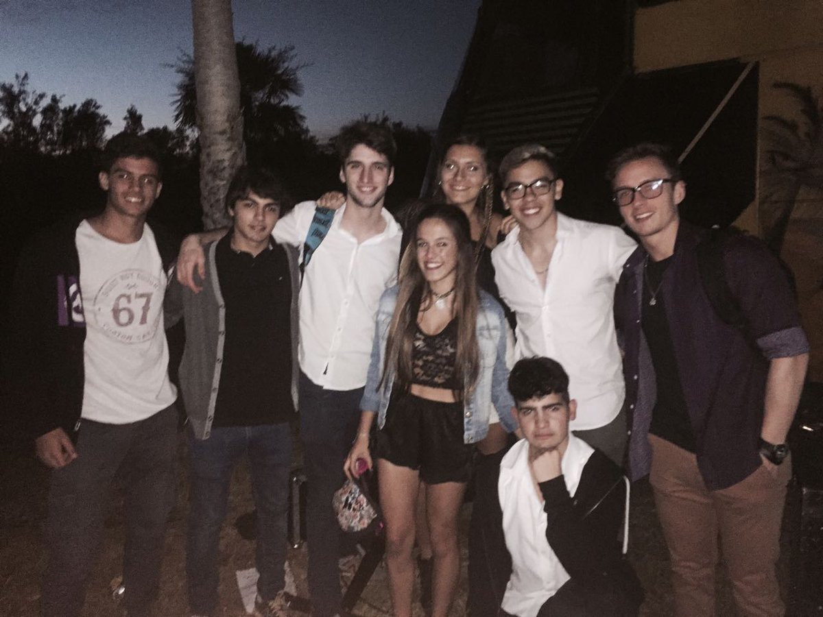 ¡Estamos muy contentos por el aguante de anoche, muchísima gente y muchísima onda! Ustedes la rompieron, no nosotros