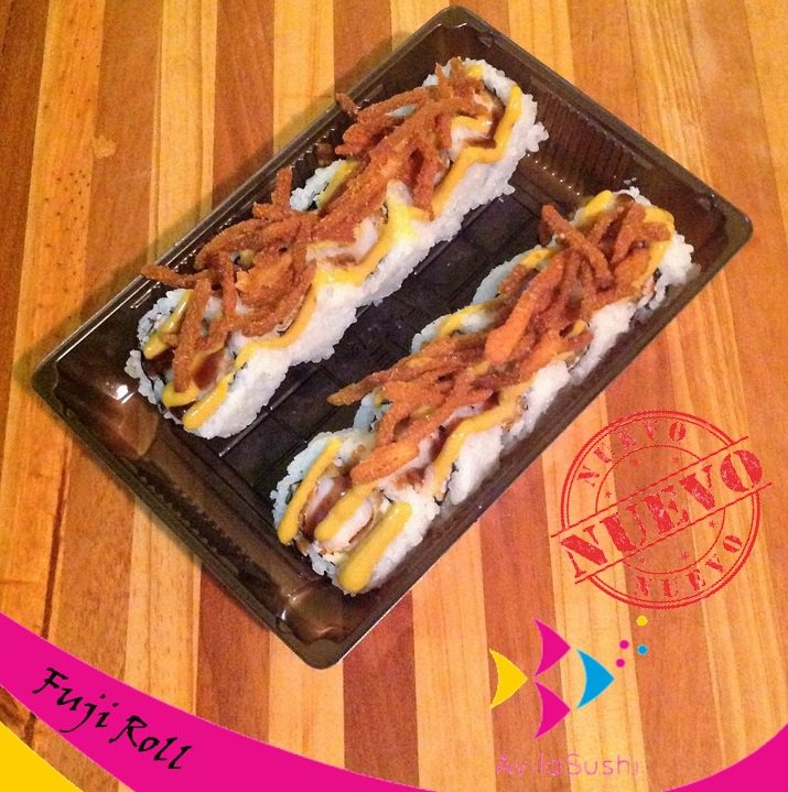 AvilaSushi's tweet photo. #FujiRoll Langostinos tempurizados, cebollín, queso crema, pasta dinamita bañado en salsa Fuji con topping de cangrejo crispy. https://t.co/P1m0RhLGou