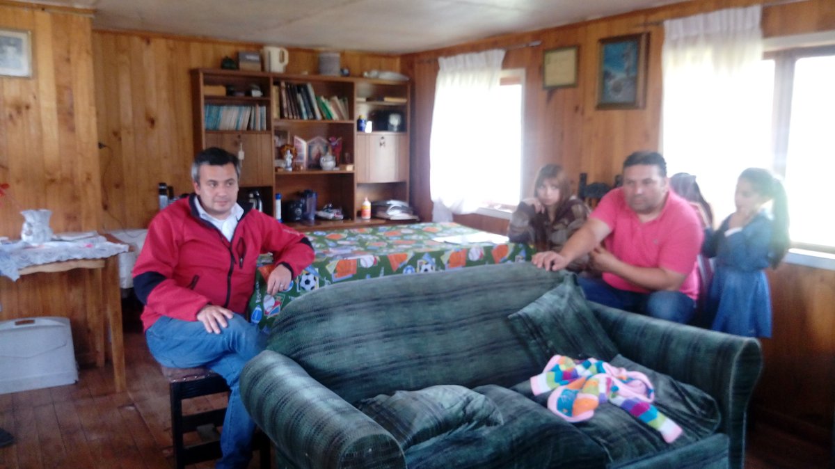dipcontreras's tweet photo. Luegonde recorrer varios sectores de la Comuna de #Calbuco, nos trasladamos a conversar con los vecinos de #RioBlanco https://t.co/ZnkeWb4gzw