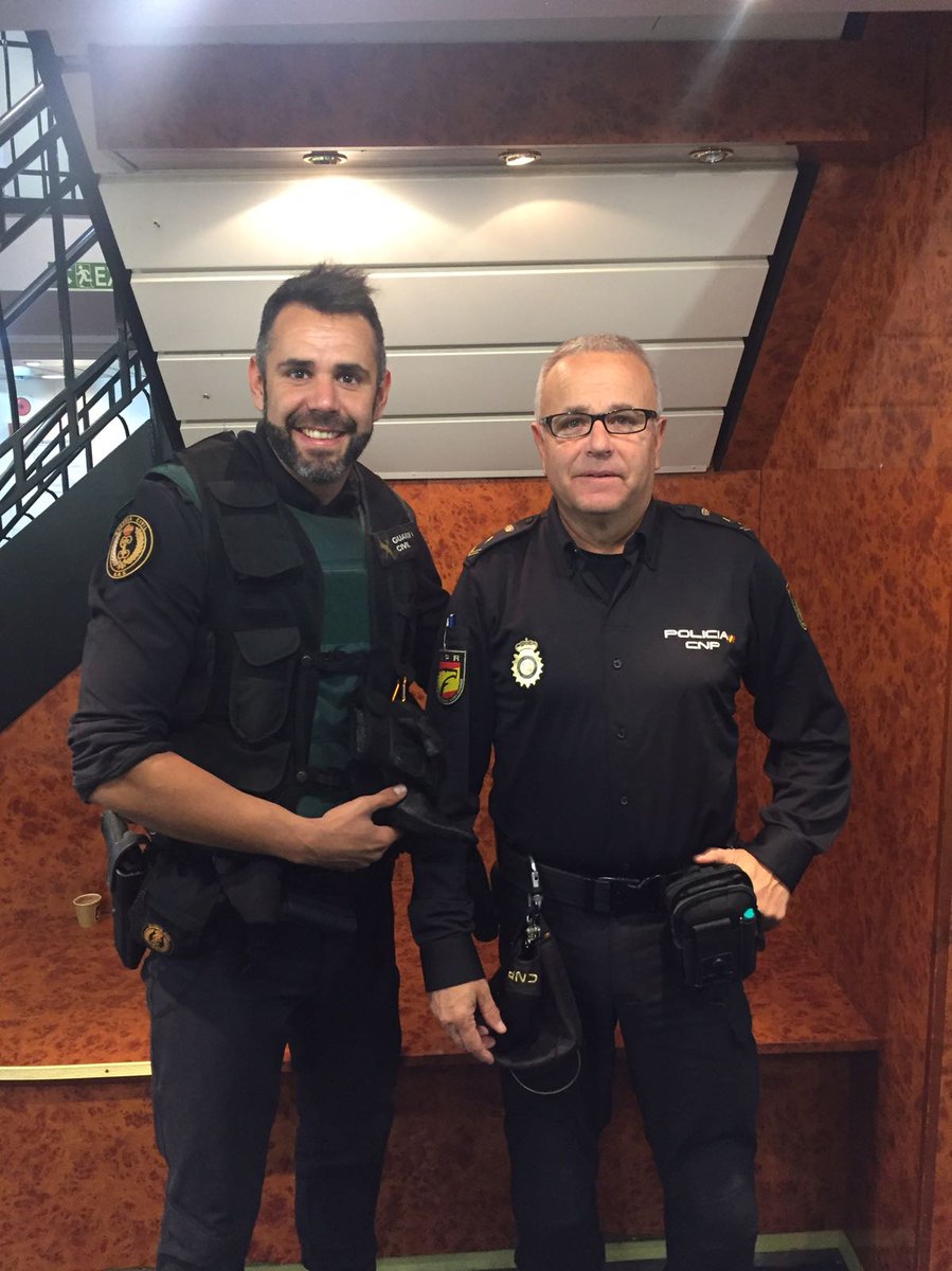 financiero Araña Cilios Guardia Civil on Twitter: "Un padre UIP / un hijo GRS Dos generaciones, dos uniformes pero un sólo espíritu de servicio a #España siempre en primera linea #Grandes 💪 https://t.co/fnQt6LmryR" / Twitter financiero Araña Cilios Guardia Civil on Twitter: "Un padre UIP / un hijo GRS Dos generaciones, dos uniformes pero un sólo espíritu de servicio a #España siempre en primera linea #Grandes 💪 https://t.co/fnQt6LmryR" / Twitter