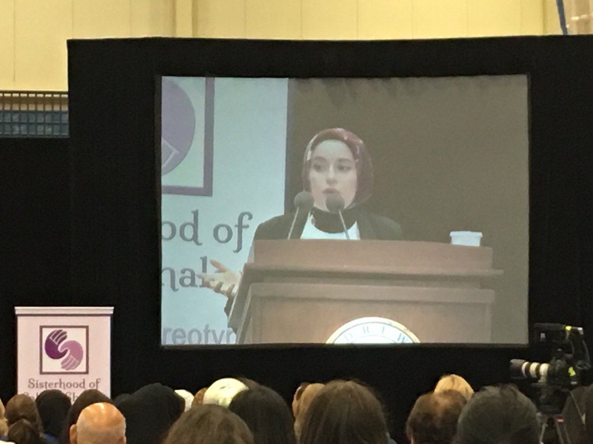 reemsfm's tweet photo. Listening to Mona Haydar, #SOSS2017 https://t.co/MyAvcVcYPO