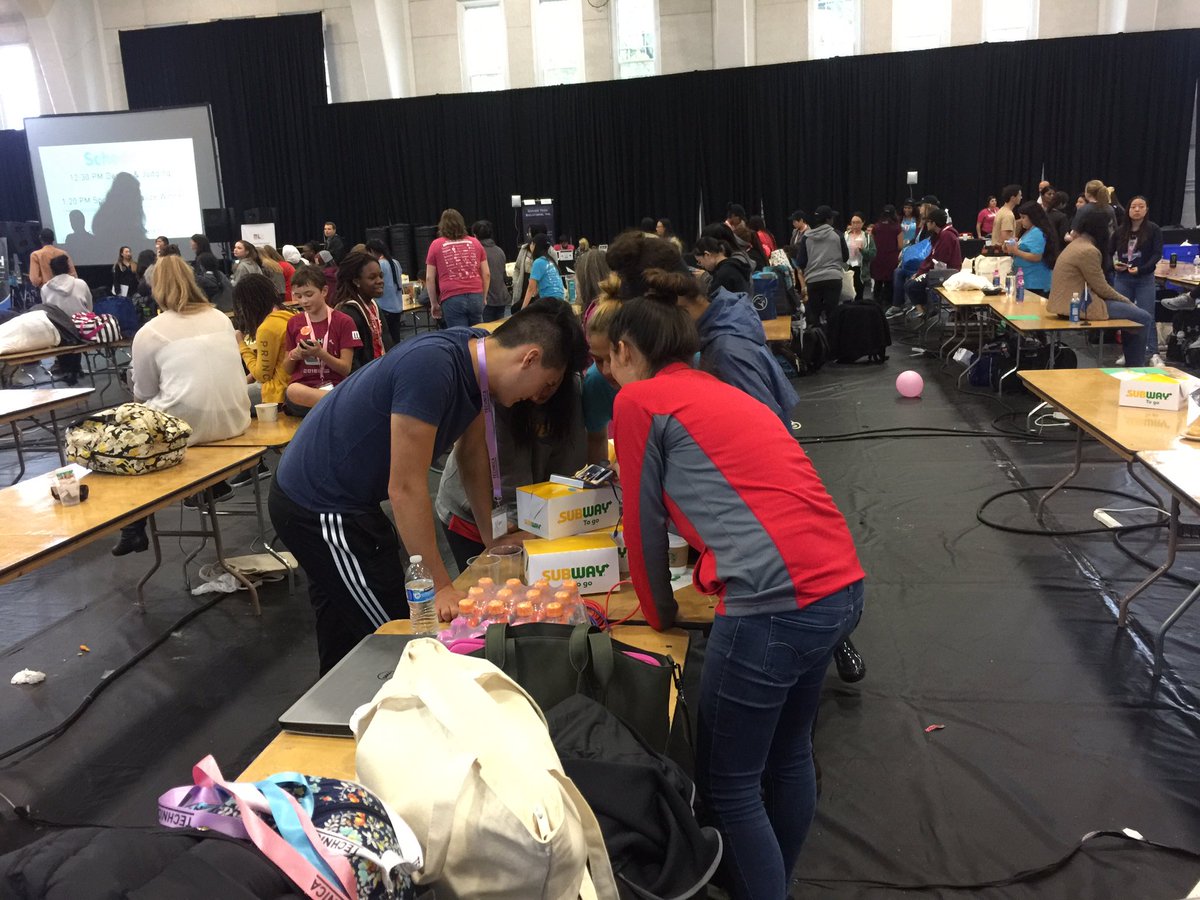 DavidEPatrick's tweet photo. @DSAINC #Technica17 Aberdeen High School team at UMD's All Women Hackathon! https://t.co/zvRFjZuX5b