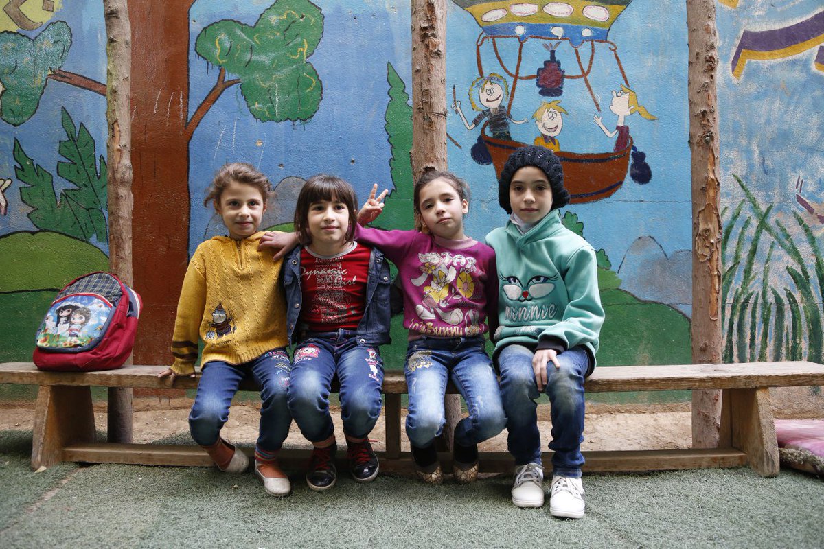 Noor_and_Alaa's tweet image. #Noor and #Alaa had a great day with their friends Taaj and Malak  in #school today 
#Ghouta #Syria