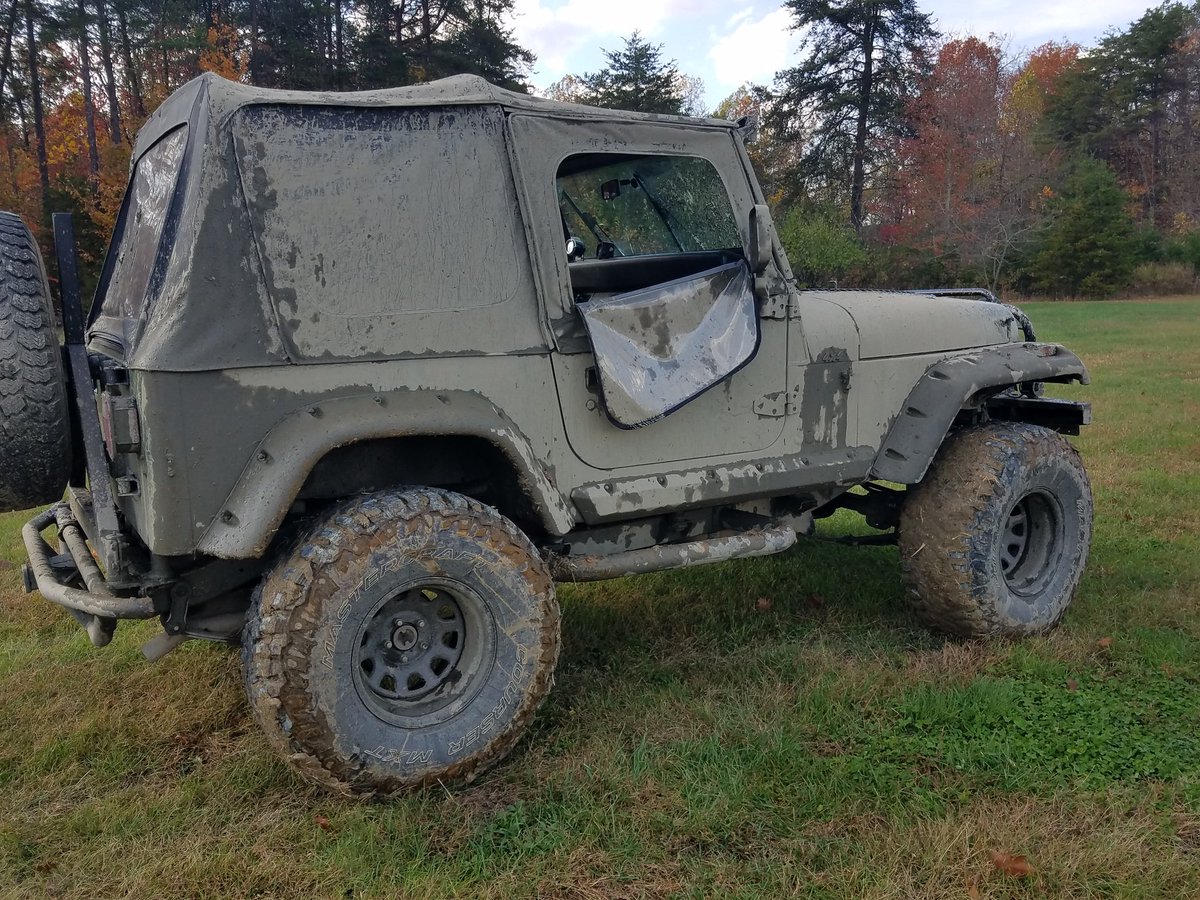 keith9807's tweet image. Keifer did good mudding the jeep