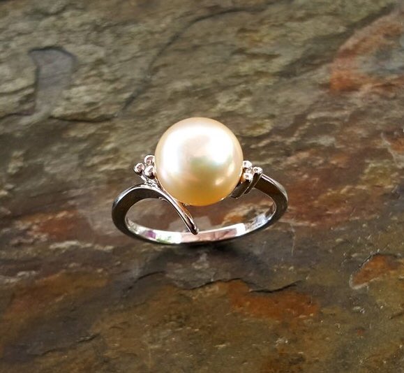 CTannerDesigns's tweet photo. “Autumn’s Luster” from Carl Tanner Designs. https://t.co/jAvXv29sz8 #jewelry #elegance #style #autumn https://t.co/EqN6MvbNWt