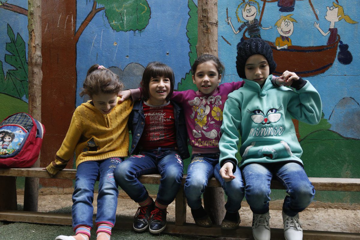 Noor_and_Alaa's tweet image. #Noor and #Alaa had a great day with their friends Taaj and Malak  in #school today 
#Ghouta #Syria