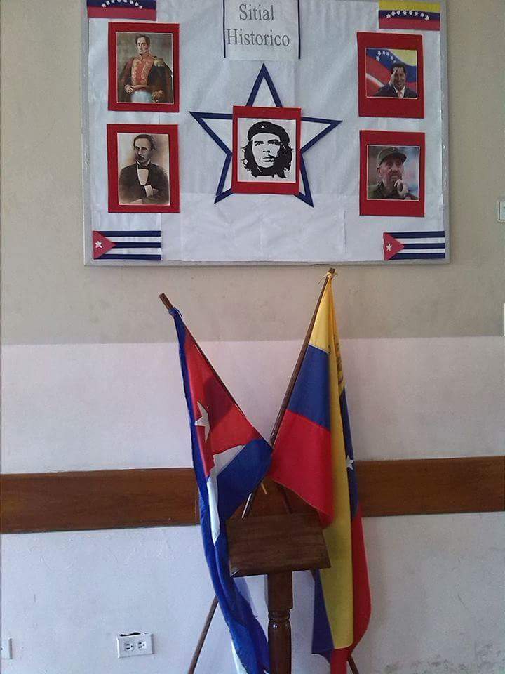 TAJODE's tweet photo. Preparando al hombre nuevo.
Adoctrinamiento en escuelas venezolanas y los padres de brazos cruzados
Que pasó Venezuela acabemos con ésto ya! https://t.co/Uo3mIFpUab