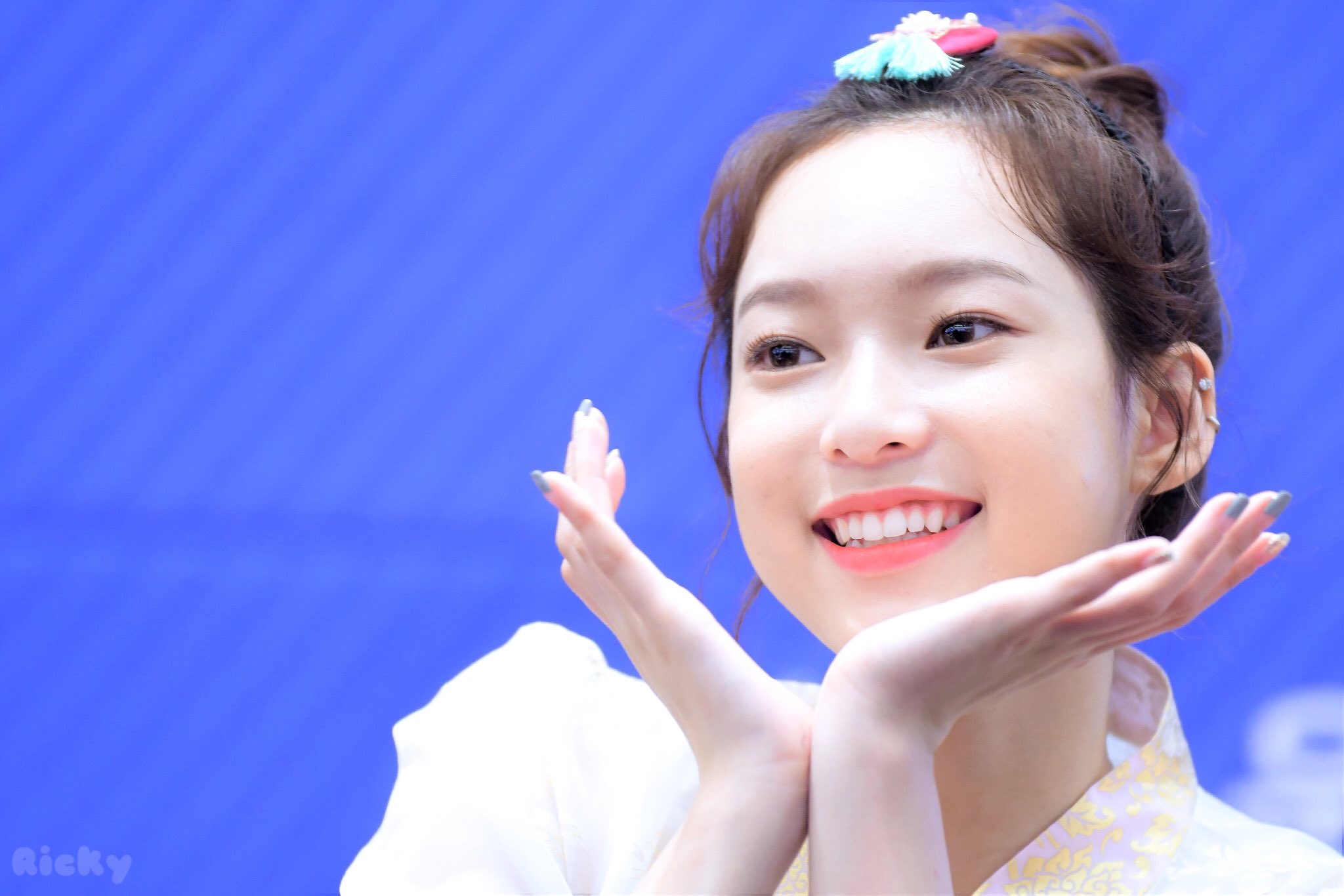 DN5XnYRU8AAVFr3.jpg:orig