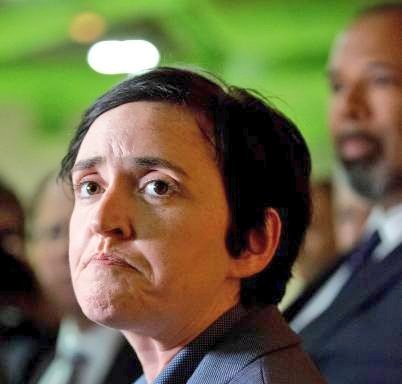 AMWLogBlog's tweet image. Well, I'm back in wid d'missus but d'stress has caused heinous constipation &amp;amp; so I'm startin' d'ruddy Log Blog back up tomorrow.
#feck