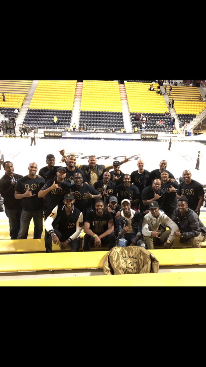 Coach_Delus's tweet image. Long Beach St. Homecoming!!!! Generations of MU CHI Chapter. Always great reuniting with my Brothas, and visiting my school. #c/o’98 #fall95