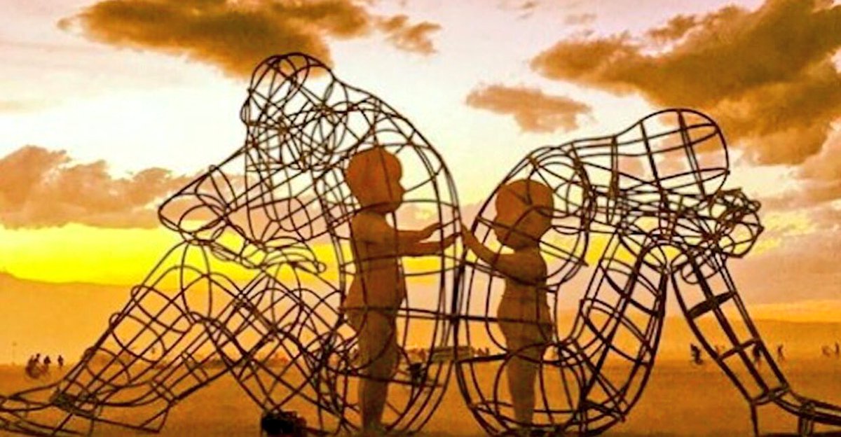 "Başkalarının hayatından ders alın. İnsan bütün hataları kendi yapacak kadar uzun yaşamıyor."

Tolstoy